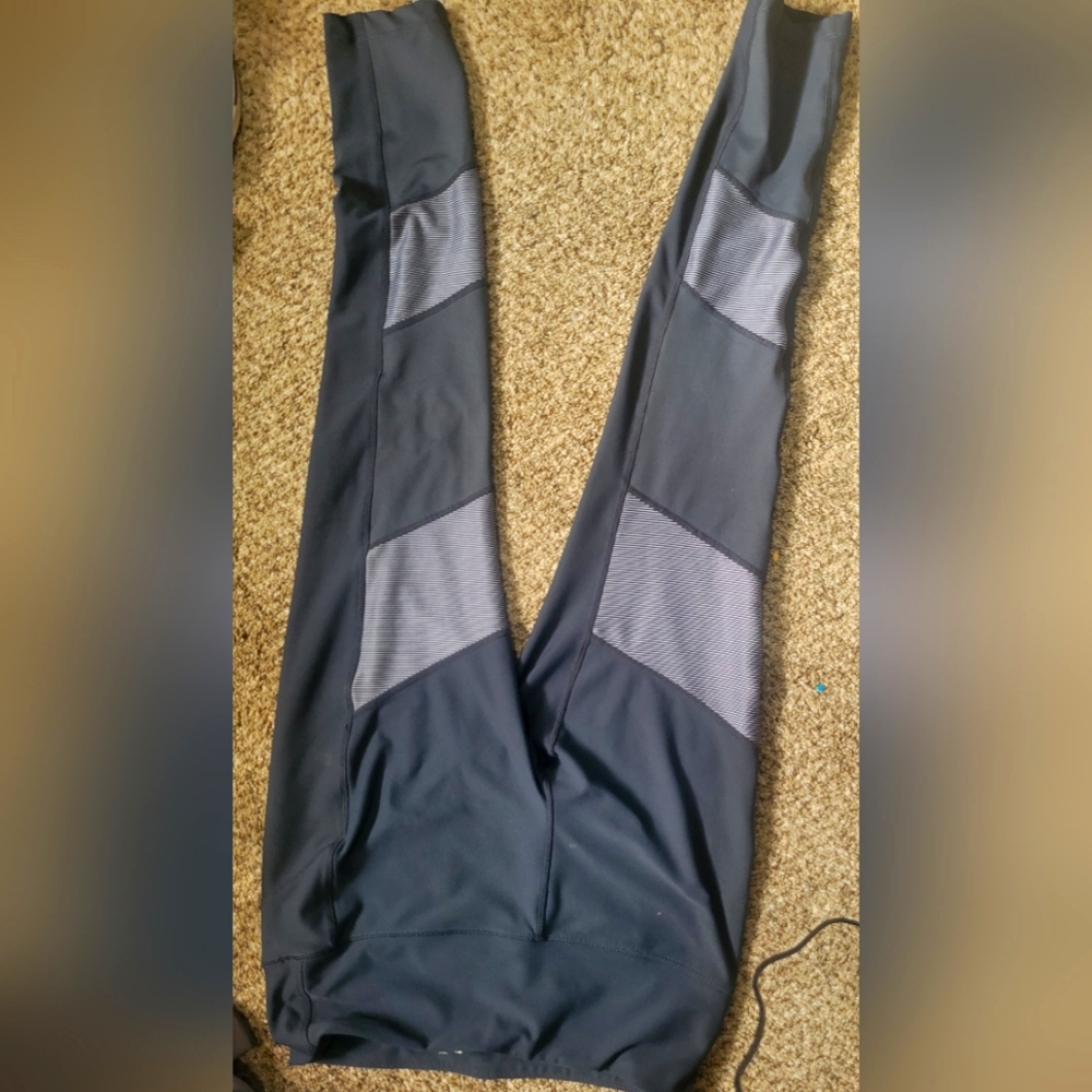 Avia, Medium 8-10, Grey